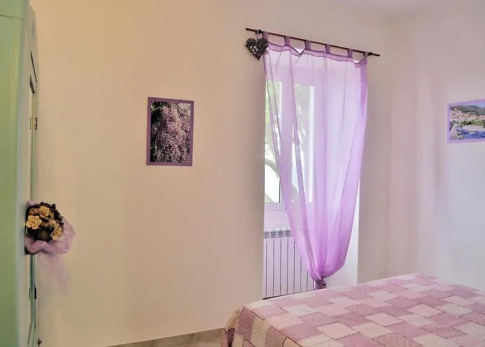 Natura Nyaraló Pontedassio